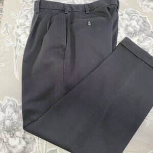 Jos A Bank Travelers Grey 100% Cotton Cuffed Pleated Waist Pants 34W x 30L